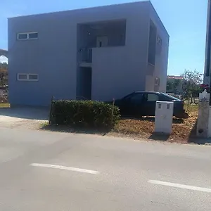 Apartament Bartol, Vir